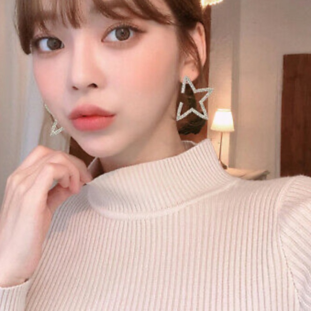 Star 19k Gold Plated Stud Earrings  A Pair/set - Picture 4 of 9